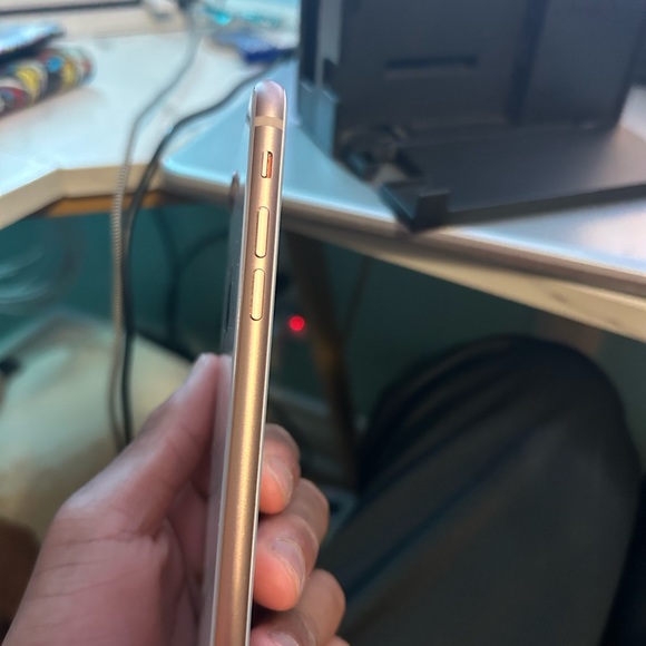 iPhone 9 plus - Picture 4 of 5